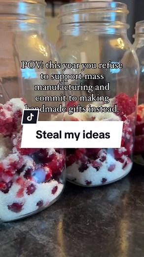 This is the year for handamde! Some ideas for you👇🏼 🎄Homemade Pasta 🎄Beeswax candles 🎄Compound butters 🎄Homemade breads 🎄Canned cranberry juice For step by step tutorial and over 100 pages of ideas, check out the handmade holiday gift guide in my profile➡️ #christmasideas #holidygiftideas #handmadegiftideas #diychristmas #homesteadliving #christmashack #holidayrecipes