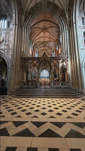 Inside WORCESTER Cathedral ⛪️