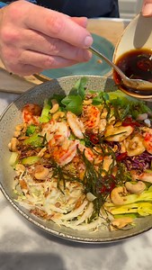 A little inspo salad for Monday dinner. If you don’t have prawns no stress. Use poached chicken or seared beef. Enjoy. Gc @culinary_wonderland @blucookware | George Calombaris
