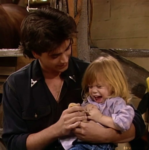 |#JESSEANDMICHELLE|Favorite duo😋💕|My favorite clip is when Michelle was pulling on his tongue lol😭|I actually did something similar months ago but it didn’t go well✨|#fullhouse #michelletanner #jessekatsopolis #fyp