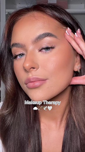 Makeup Therapy for Relaxing Sessions | Easy Application & Reusable Lashes