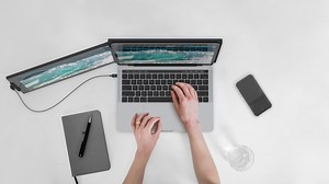 嘖嘖 | Duex PRO 磁吸隨身筆電外接螢幕｜更高效率的行動辦公體驗