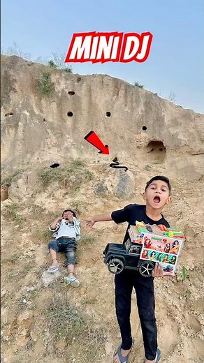 The snake came inside the DJ 😱 || Ghost DJ || Small DJ setup #minidj #shortvideo #djsong #djviral