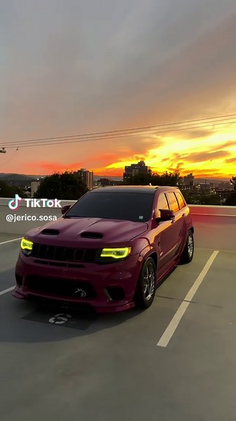 Jeep Cherokee Trackhawk Review and Performance Insights