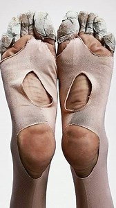 2.7M views · 33K reactions | Los pies de una bailarina de ballet no...