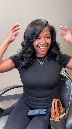 What a beautiful itip install 🥰🔥 We used 200g of 22” loose wave raw extensions colored darkest brown to match her natural color and I did a nice cut for versatility when heat styling This is perfect for the ladies that want to mock their natural hair but want more fullness and/or length! You have plenty of styling options but you can also do low manipulation styles like pony tails Shampoo maintenances must be done every 2-3 weeks until the take-down. Itips can last up to 12 weeks depending on 