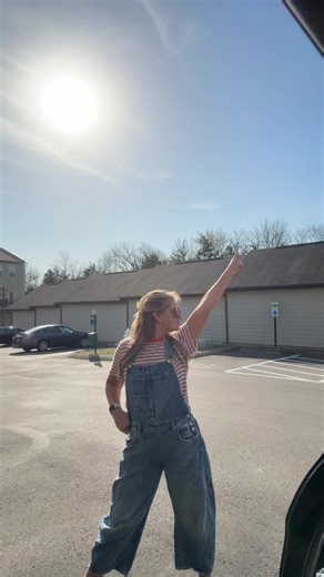 Catchy Spring Break Vibes with Double Dutch Dance