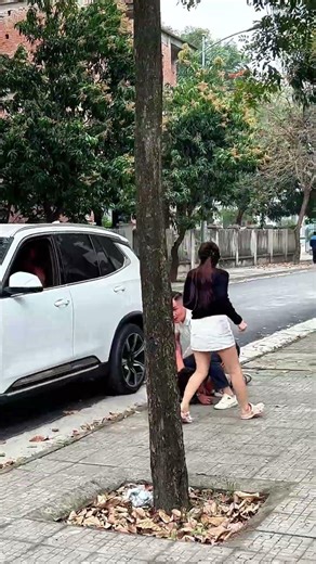 One Suspicious Move… One Kidnapping Stopped #KindManGlobal #HeroInAction #KidnappingPrevention