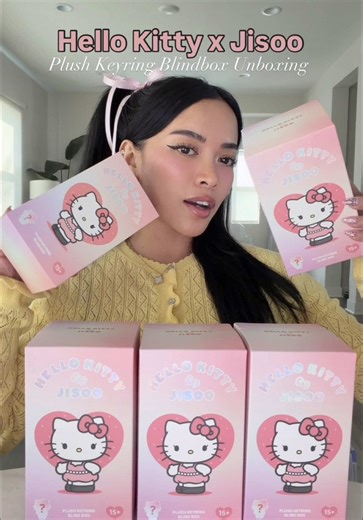 Hello Kitty x Jisoo Plush Keyring Blindbox Unboxing