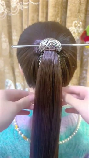 Super trendy and sophisticated outfit ideas! Don't miss out on these high-tech hairpins!