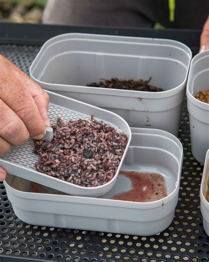 Air Flow and Air Lock Bait Tubs🪱🐟 You don’t always need to carry huge amounts of bait and these compact bait tubs are perfect when only one to two pints of bait are needed. | Fish Matrix