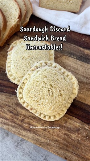 I’ve been making homemade Uncrustables for my toddler using my sourdough discard sandwich bread, and it’s been such a game changer for quick lunches! He’s in a big uncrustables phase right now, and this bread is soft enough to seal, holds up really well, and freezes perfectly! I love having homemade lunches I can just pull out of the freezer! 🤩#MeuEstiloHRV