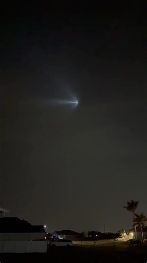 6.1K views · 156 reactions | If you missed last night’s rocket launch, here’s what it looked like from Cape Coral. The glowing jellyfish plume made it look even more vibrant  Gulf Coast News Video: Dely Rodriguez | Meteorologist Jason Dunning | Facebook
