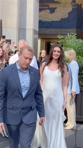 Anne Hathaway is ✨glowing✨ in white for #TheOdyssey press in NYC 🤍