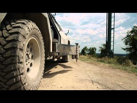 En el Tornado (Into the Storm): "Titus" Featurette oficial sub español LAS