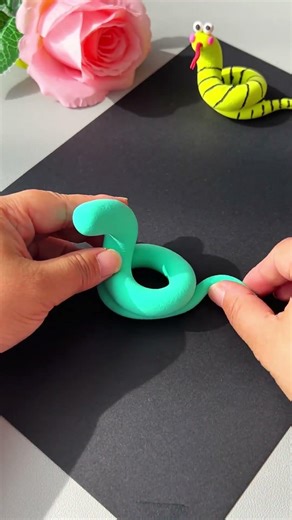 How to make a cute clay snake, simple and fun! #Kindergarten craft #Parent-child craft