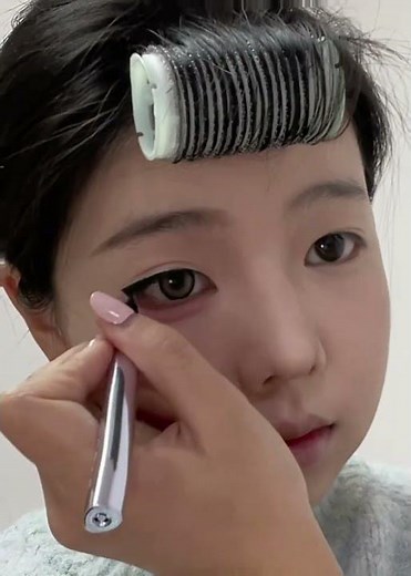 Master the Ultimate Cat Eye Makeup Technique
