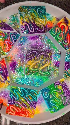 Colorful Glittered Blocks for a Satisfying Experience