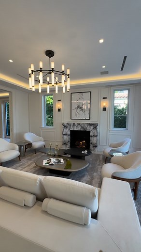 $21,900,000 | West Palm Beach, FL Welcome to 2415 S Flagler Drive, a newly constructed Monterey-style residence on the Intracoastal in historic El Cid. Nearly 6,000 sq. ft. under air, the home features a bright foyer, formal living room with marble fireplaces, and a chef’s kitchen with Sub-Zero and Wolf appliances, natural stone counters, custom cabinetry, and an oversized island opening to the family room. Additional spaces include formal dining, a wine cellar, office, and media room. With 5 be