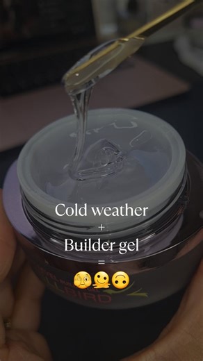 Chantelle Johnson on Instagram: "It's been snowing!! That's fun, but...🫠🫣🙃 When it comes to our builder gels, this can be a nightmare! Builder gel is a thicker viscosity anyway... add some cold weather to that and it can really make our jobs harder! It can make the gels harder to manage, increase appointment time, and make everything this a little bit more 'pressured' These tips will help! Firstly, please don't try to 'rush heat' anything. Slow and steady wins the race here @nailorder has an