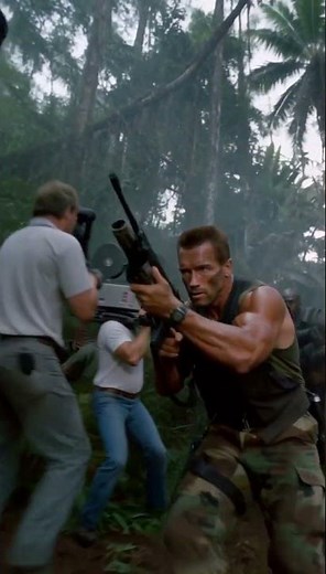 Behind the Scenes: How Arnold Schwarzenegger Filmed Predator’s Most Iconic Jungle Action Scenes 🌴🔥😱