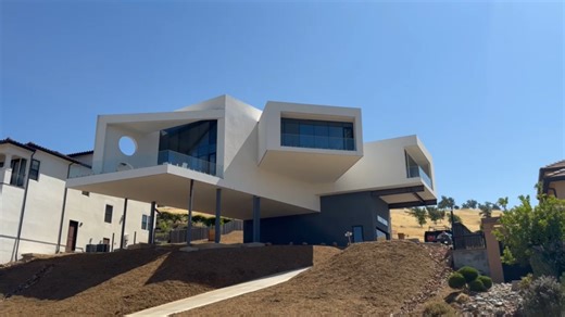 'It's out of this world' | Spaceship-like Folsom home hits the market for $2.4M