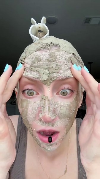 This mask changes your hair