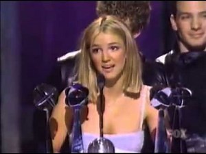 Britney Spears Wins 4 Awards At The 1999 Billboard Music Awards