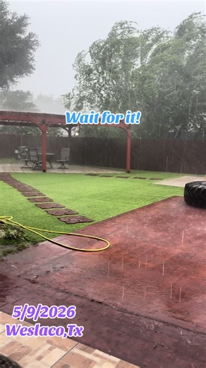 Severe Thunderstorm Approaches Weslaco, Texas
