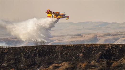 Bridger Aerospace 'Super Scoopers' join fight against Putnam County Railroad Fire