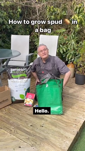 How to grow spuds 🥔 in a bag #growyourown #growyourfood #growyourownveggies #garding #gardeningwithkids | Dave The Plantman