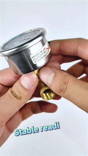 How to Use a 0–15 PSI CO2 Regulator (Fast Guide)#HowToUse #PressureGuide #BrewingCO2 #GaugeAdjustment #BeerSystem 【Easy Installation】The inline fuel pressure gauge is designed for center back mount installation, provides accessibility and visibility, making it convenient to monitor fuel pressure while in operation.