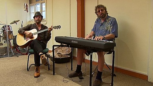 Chas and Dave's Chas Hodges dies at 74 after cancer fight