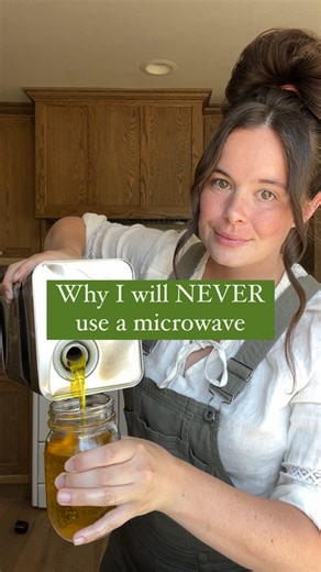 Gubba Homestead on Instagram: "Why no microwave for me⬇️ It’s been years since one sat on my counter, and honestly, I don’t miss it for a second. Before I ditched it for good, I’d already shoved it into the garage just to make it inconvenient to use. Out of sight, out of mind. And once I started learning what microwaves actually do… well, you can’t unsee it. Aside from the fact microwaved food tastes gross compared to other warm up methods… A lot of food when you eat out is microwaved as well 😝