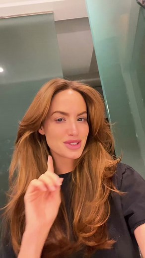 MERRY CHRISTMAS!! ❤️🎄 Time to try to turn myself into Angelina Jolie using the Angelina Tik Tok filter…… #celebritylookalike #makeuptutorial
