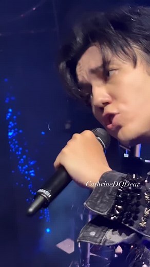 Dimash concert Barcelona 8/11/2025 💫💫💫 @kudaibergenov.dimash #dimash #dq #dears #димаш #迪玛希 #димашқұдайберген #казахстан #dimashkudaibergen #kazakhstan | Cathrine Wong