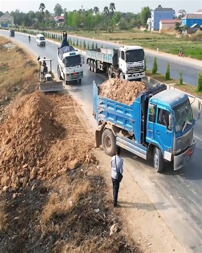 Project Started!!! Komatsu Bulldozer Pushes Soil on Business Land Development Project and Dump Truck Pours Soil | Arpunk
