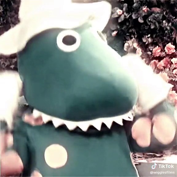 Dorothy the Dinosaur Wiggly Christmas Fun