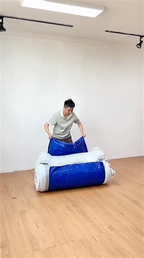 🚛 Cut Shipping Costs. Boost Your Profits. Looking for a smarter way to ship and sell sofas? Our Compressed Sofas are designed for wholesalers, distributors, and e-commerce sellers who want to: ✅ Save up to 70% on shipping & storage costs ✅ Load more units per container → lower cost per piece ✅ Offer modern, easy-to-assemble designs customers love ✅ Get direct supply from our Foshan factory ✅ Customize your brand with flexible OEM/ODM services 💡 Stop losing profit to high freight costs — scale 