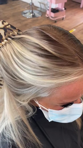 Blonde Money Piece Highlights: Trending Hair Color 2021