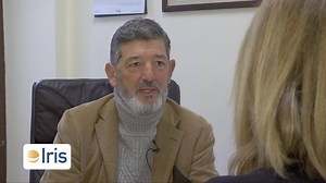 [DENTI FISSI IN UN SOLO GIORNO] - Fin da bambino Daniele aveva avuto problemi alla bocca che negli anni erano degenerati fino a creargli serie difficoltà nel mangiare e nel sorridere. Il suo vecchio dentista gli aveva detto che sarebbe stato difficile mettere denti fissi a causa della scarsa quantità di osso nell'arcata superiore. Daniele ha deciso così di rivolgersi ad Iris e al Dr. Cesare Paoleschi che in un solo giorno ha riabilitato l'intera arcata superiore tramite l'inserimento di soli 4 i