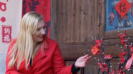 Embark on a captivating journey into the heart of the ancient town of Puyuan in eastern Zhejiang Province to celebrate the Year of the Loong! Savor delectable snacks, take a serene boat ride along charming waterways, and stroll through picturesque alleys adorned with festive decorations. Immerse yourself in the rich traditions and vibrant atmosphere of the Spring Festival. Follow along as Rachel discovers the hidden gems of this historic town during this joyous celebration! #YearOfLoong #SpringF