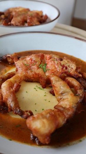 Amelia Sewell on Instagram: "Beer Battered Soft Shell Crab with New Orleans-style BBQ sauce Have you had Soft Shell Crab before? 🦀 Partial Recipe Below & Link in Bio 💖 full recipe with instructions on my website NOLA BBQ Sauce * 4 large soft shell crabs, save any remaining juices * 2 tablespoons olive oil * 1 cup cold salted butter * 1/2 cup amber beer * 1/2 cup Worcestershire sauce * 2 tablespoon(s) hot sauce * 1/4 cup garlic, minced * 1 tablespoon fresh rosemary, chopped * 2 tablespoons Creo