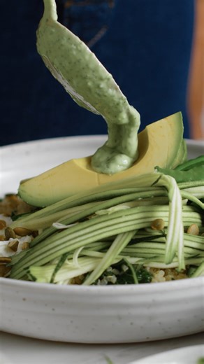 When you want something green, but still properly delicious - my greens bowl with garlic quinoa, creamy avocado, a generous spoon of labne and plenty of green goddess dressing is the kind of better-for-you dinner that is fast, fresh and seriously satisfying. Comment GREENS and I will send you a link to the recipe, or you can find it on my website. Have a great week! D.x | donna hay