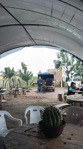 10K views · 147 reactions | #pajarete TODOS LOS DÍAS #pajaretedechiva #pajaretedevaca #lechebronca #lechecaliente #pajareteslacalzada #enelrancho #lavidaenelcampo #LaVidaEnElRancho #quesosartesanales #quesofresco #quesodecabra #latierradelmamut #catarinajalisco #SurDeJalisco #zacoalcodetorres #airepuro #airefresco #lecheconpiquete #AmbienteFamiliar #AlejoYSusTeclados #CuandoDosAlmas | Pajaretes La Calzada | Facebook