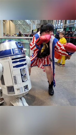 R2-D2 Meets Rocky at Fan Expo Canada 🤯 | Toronto Comic Con