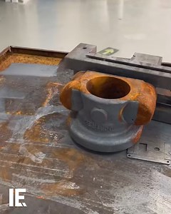 135K views · 297 reactions | This handheld laser cleaning tool swiftly removes rust from surfaces, emitting laser light that creates a mesmerizing, fantasy movie-like experience during the cleaning process.  Instagram/ @peslaser.us | Interesting Engineering | Facebook