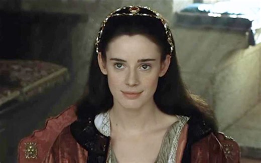 女王遭丈夫背叛，反被污蔑精神失常，最终被父亲和儿子幽禁深宫47年，历史题材电影【疯女胡安娜】的离奇故事