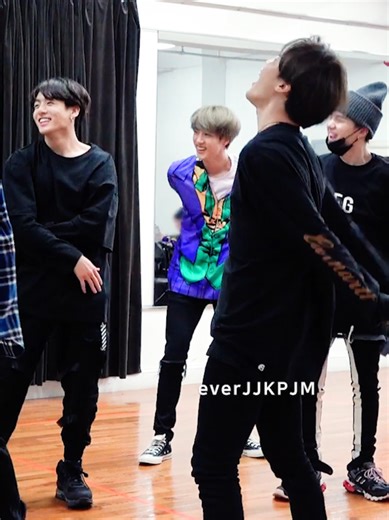 BTS Dance Performances & Edits