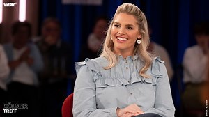 80K views · 677 reactions | Angelina Kirsch ist nicht nur eine gefragte Moderatorin, sondern lief auch schon als Curvy Model auf Modeschauen in Mailand, London oder Madrid.  Dass sie sich damit groß was traut, findet sie nicht. ☝️ Vielmehr tritt sie für ein gesundes Selbstbewusstsein ein und dafür, dass man seinen Körper als Geschenk sehen sollte.  Was sie dazu sonst noch gesagt hat, das erfahrt ihr hier!  | Kölner Treff | Facebook